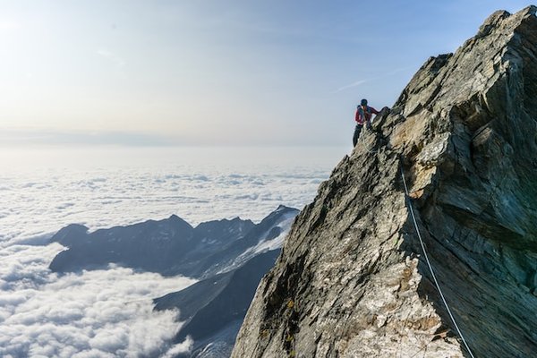 Comment organiser une randonnée dans les montagnes de l'Hindu Kush, Pakistan : conseils et préparations ?